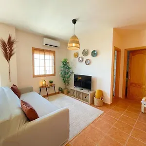 Apartamento Modern, Bright And Comfortable With Shared Roof Terrace, Canillas de Aceituno
